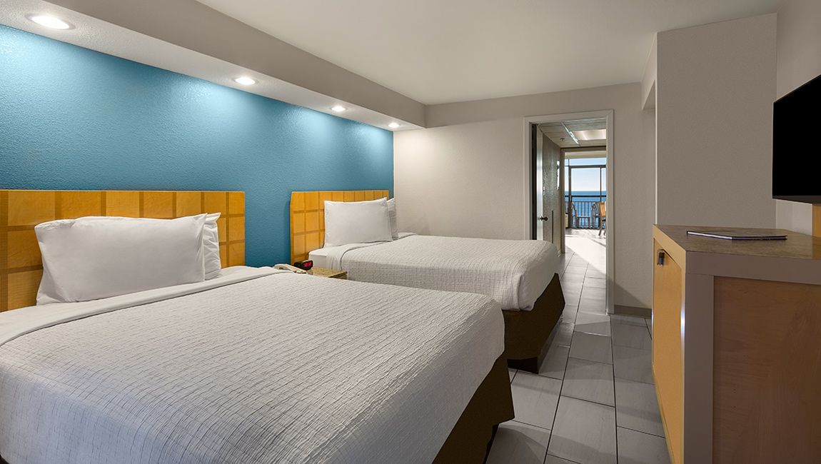 Oceanfront Double Suite Bedroom